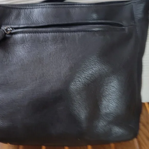 Tignanello | Pebbled leather crossbody shoulder bag | Black - Picture 3 of 6